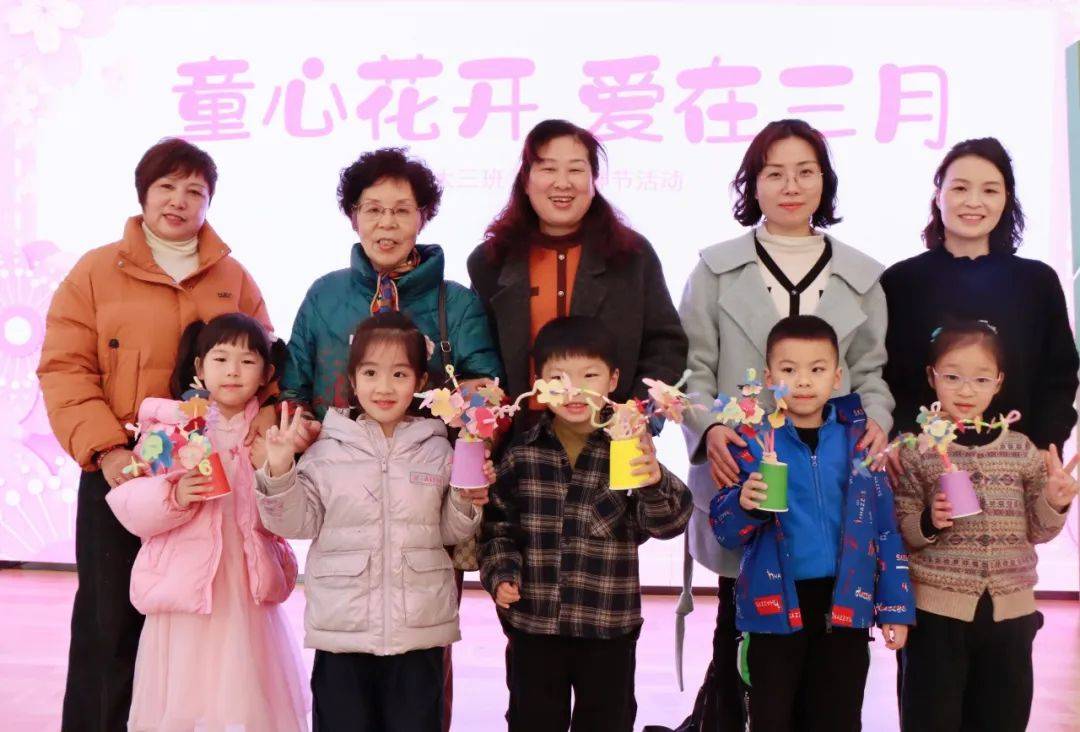 一起去戶(hù)外制作春日色卡吧<strong></p>
<p>戶(hù)外燈箱制作
</strong>！:戶(hù)外燈箱制作
